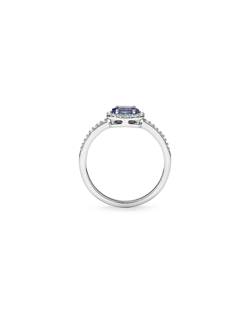 Bague Halo "East West" Avec Pierre Précieuse Tanzanite Bleue Taille Ovale Et 0,15 Carat Pt De Diamants En Or Blanc 10 Ct
