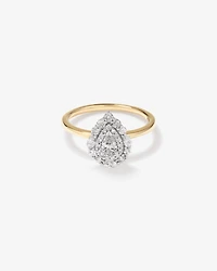 Bague de fiançailles halo en or jaune et blanc 14 carats avec diamant taille poire, marquise et brillant rond d'un poids total de 0,67 carat.