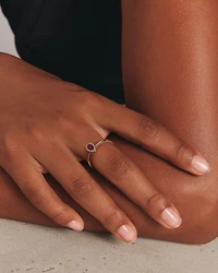 Bague Halo en Pierre Précieuse Rubis Rouge Taille Poire et 0,08 Carat TW Diamant en Or Jaune 10 kt