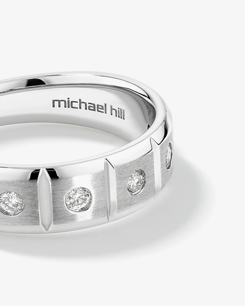 0.20 Carat TW Round Brilliant Bevelled Edge Men's Ring in Platinum