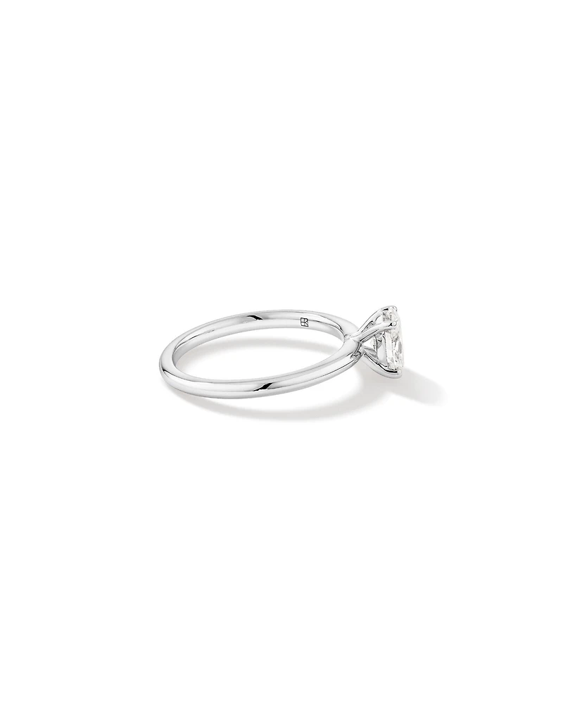 0,70 Carat Poids Total Bague De Fiançailles Solitaire En Diamant De Laboratoire Ovale En Or Blanc 14 Carats