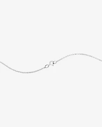 Collier à initiale Q en or blanc 10 K avec diamants totalisant 0,10 ct