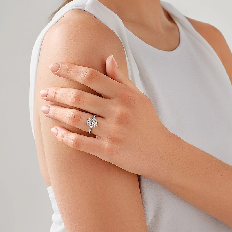 Bague Halo avec 1,78 Carat TW de Diamants de Laboratoire en Or Blanc 14kt