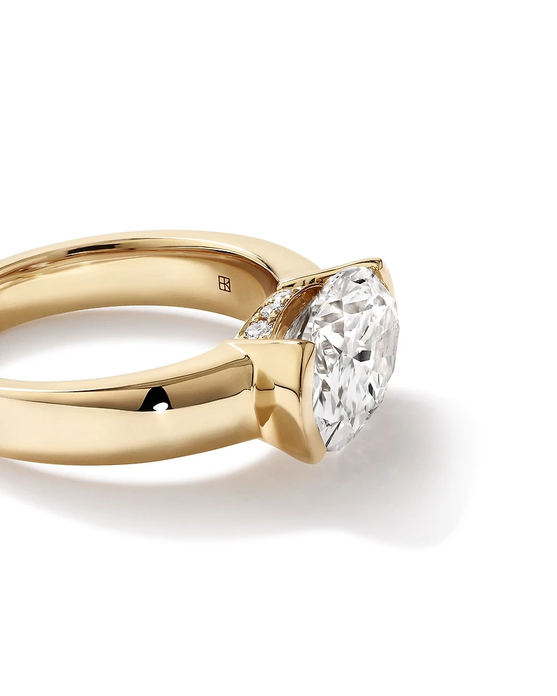 4.06 Carat TW East-West Oval Cut Laboratory-Grown Diamond Solitaire Ring in 18kt Yellow Gold