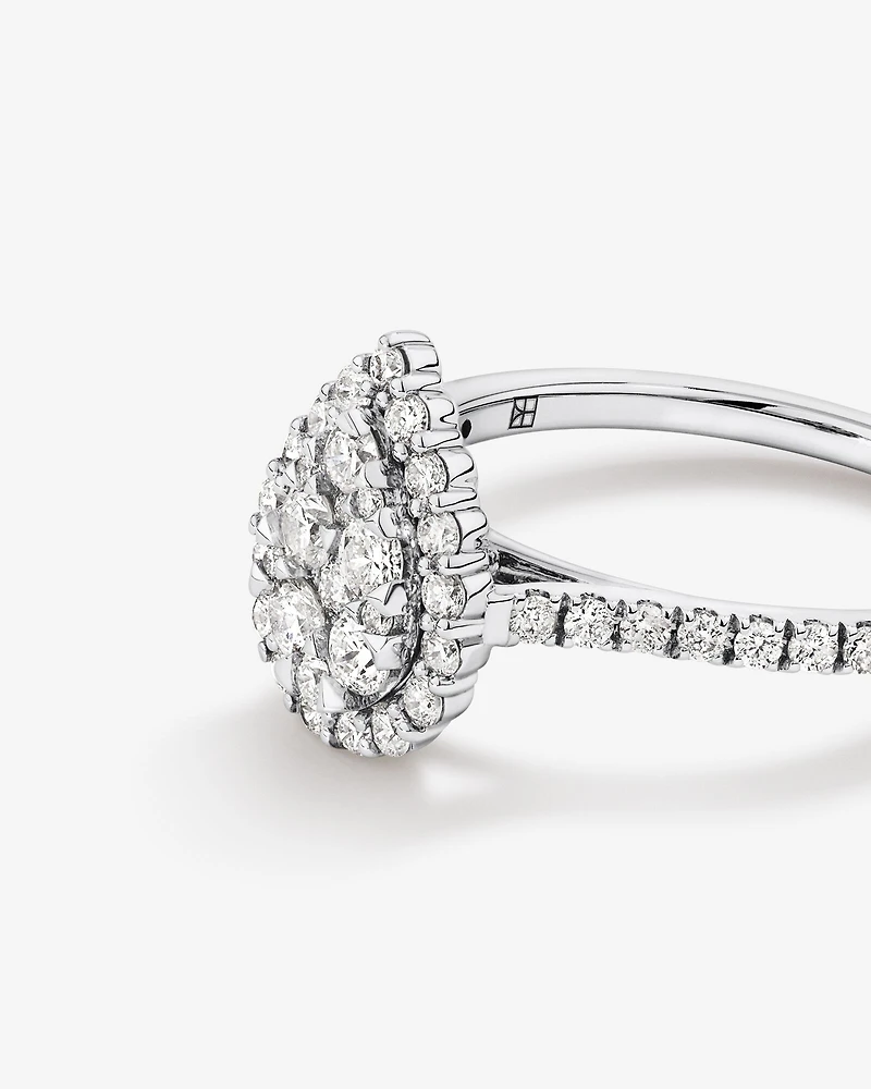 0,79 Carat Poids Total Bague De Fiançailles Halo En Diamant En Forme De Poire, En Or Blanc 14 Ct