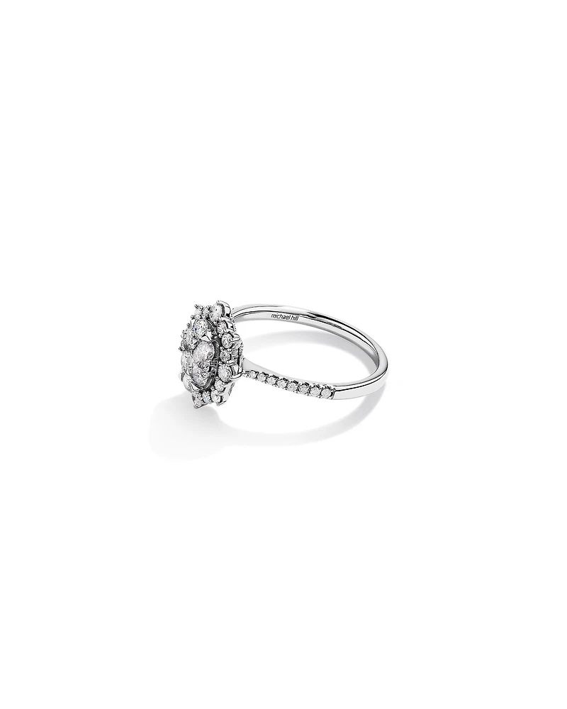 Bague de fiançailles en or blanc 14 K avec halo de diamants totalisant 0,93 ct