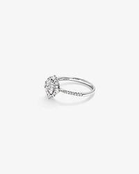 Bague de fiançailles en or blanc 14 K avec halo de diamants totalisant 0,79 ct