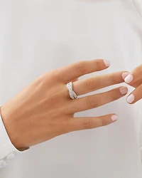 Bague en or blanc 10 K avec diamants totalisant 0,50 ct