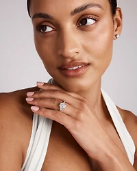 2,86 Carats Poids Total Bague De Fiançailles En Diamant Cultivé En Laboratoire, Coupe Radieuse, Pierres Latérales Taille Fantaisie, En Or Blanc 14 Ct
