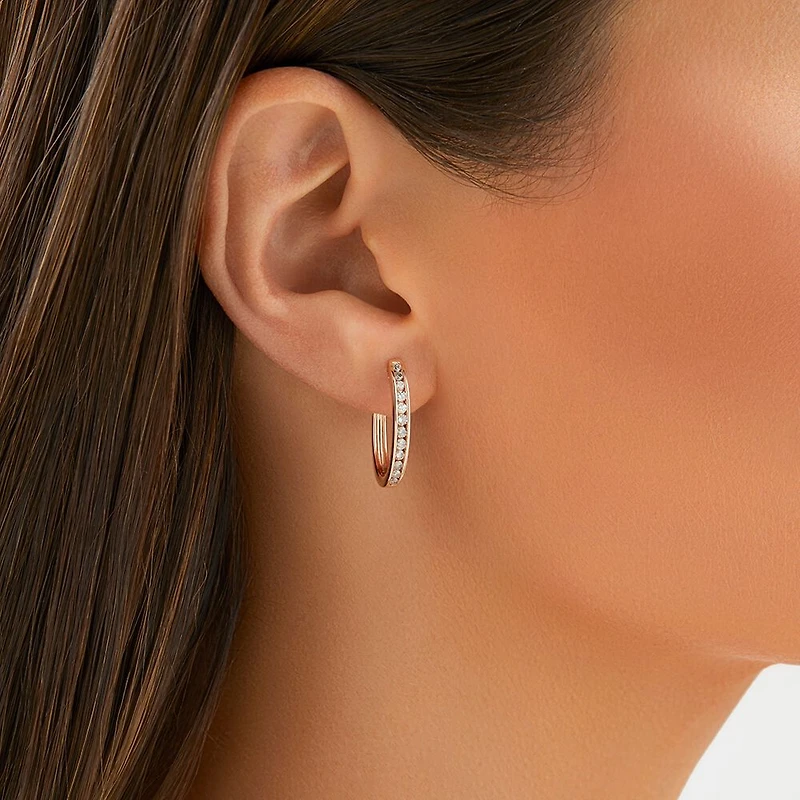 Anneaux courts en or rose 10 K à diamants totalisant 0,25 ct