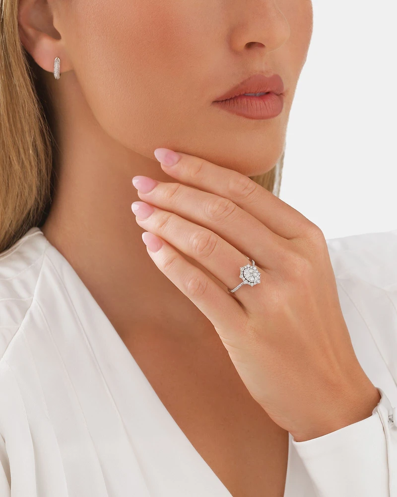 Bague de fiançailles en or blanc 14 K avec halo de diamants totalisant 0,93 ct