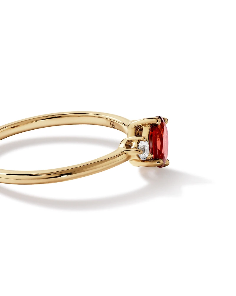 Bague avec saphir blanc et grenat ovale en or jaune 10 carats