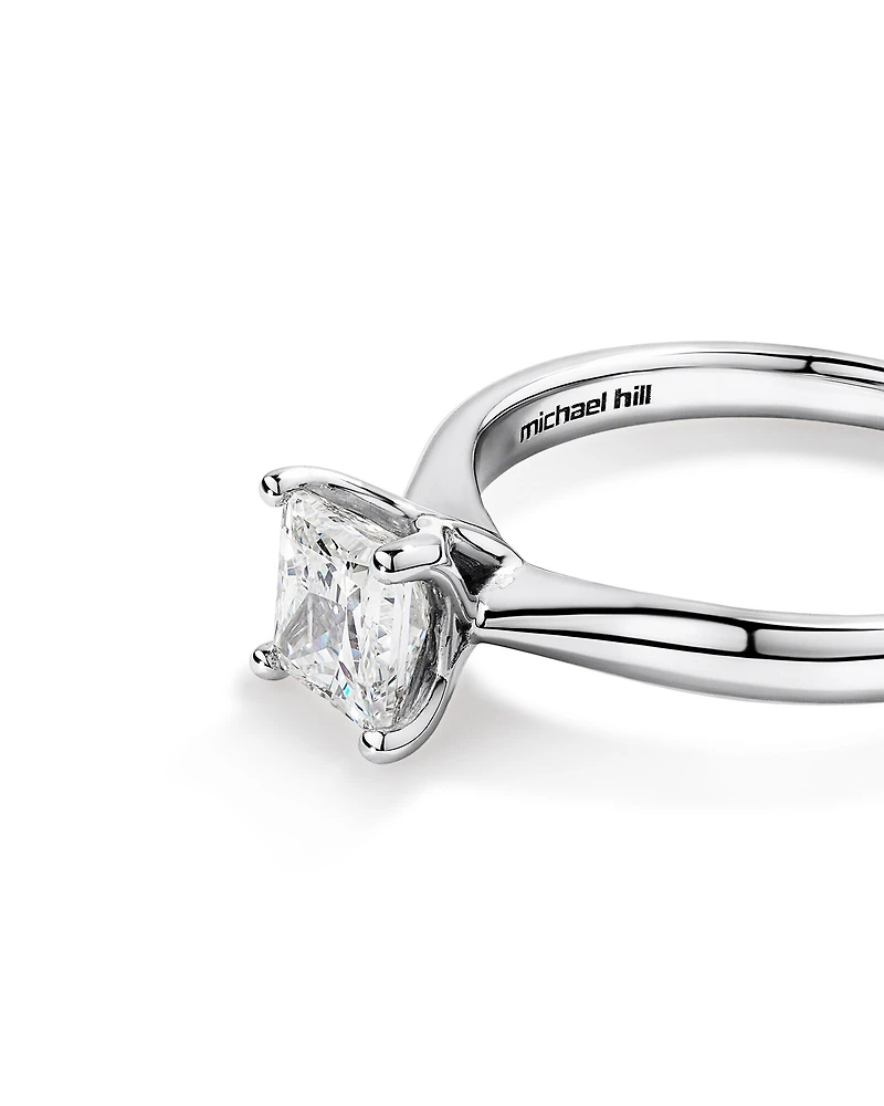 Bague de fiançailles à solitaire en or blanc 18 K avec diamant certifié totalisant 1 ct