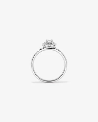 0,55 carat TW bague de fiançailles halo avec diamant taille émeraude et accents latéraux baguette en or blanc 14 carats