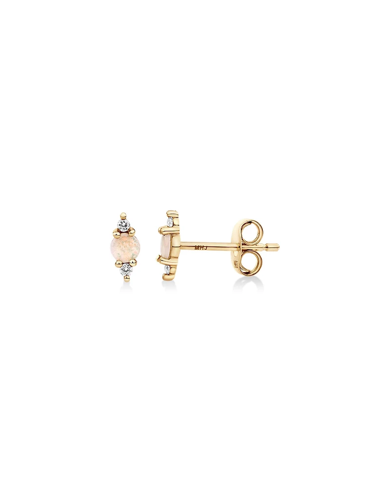 Boutons d'oreilles en or jaune 10 K à opale et à diamants