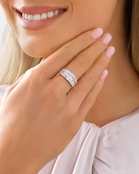 Bague en or blanc 14 K avec diamants totalisant 2 ct
