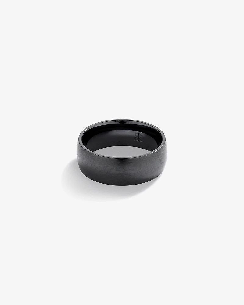 Bague de mariage en titane noir brossé à dôme de 8 mm