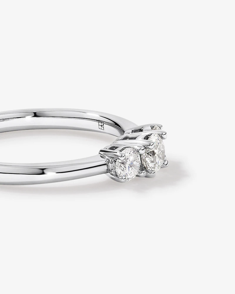 Bague en or blanc 14 carats avec diamants de 0,50 carat et 3 pierres Signature 101