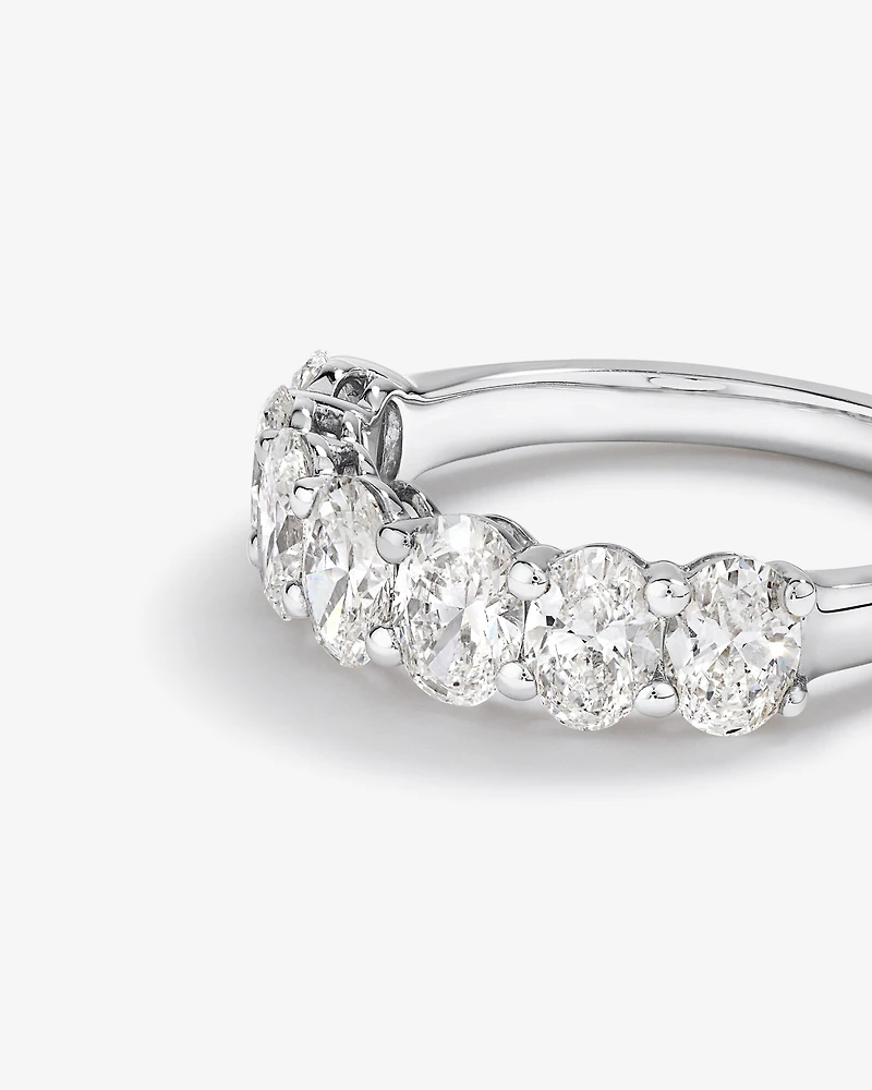 Alliance en or blanc 14 K avec diamants créés en laboratoire totalisant 2 ct