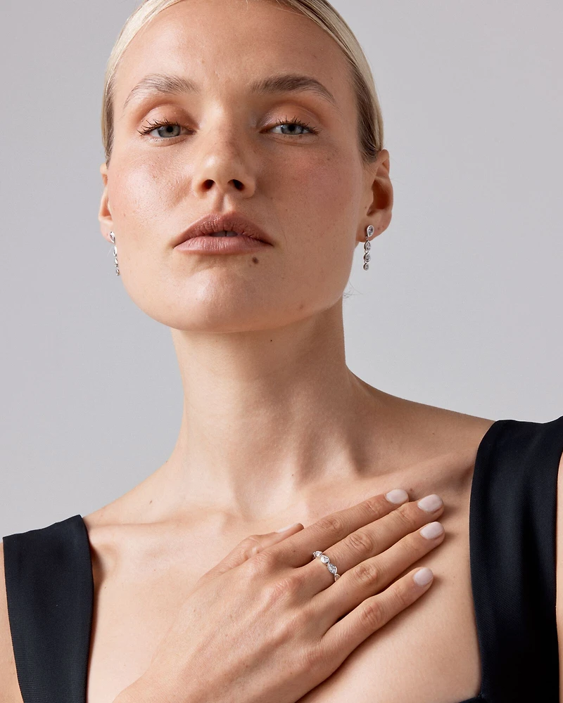 Boucles d'Oreilles Pendantes en Clou Serties en Chaton de Zircon Cubique en Forme de Poire en Argent Sterling