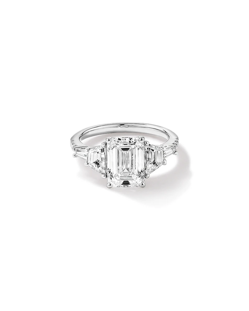 Bague de fiançailles en or blanc 18 carats avec diamant de laboratoire taille émeraude de 4,26 carats