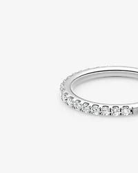 Alliance en or blanc 14 K avec diamants totalisant 0,50 ct