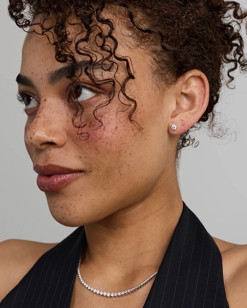 Boucles d’oreilles diamant solitaire cultivées en laboratoire 0,65TW en or blanc 10kt