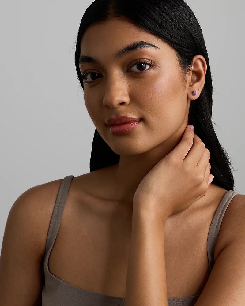 Boucles d’oreilles avec Améthyste Taille Émeraude en Or Jaune 10 Carats