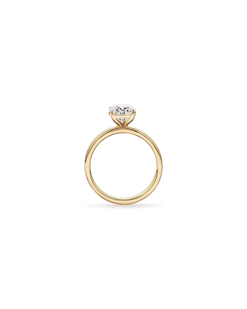 Bague solitaire en or jaune 14 carats sertie d'un diamant ovale de synthèse 2,00