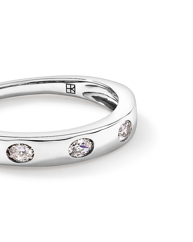 0.22TW Oval Laboratory-Grown Diamond Wedding Band 14kt Gold