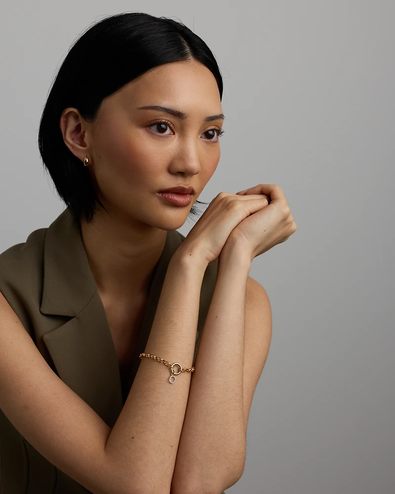 Diamond Letter O Initial Pendant in 10kt Yellow Gold