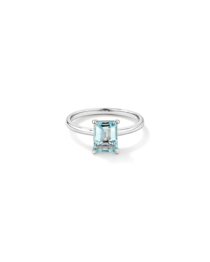 Ring with Aquamarine in 10kt White Gold