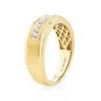 Ring with 0.15 Carat TW of Diamonds in 10kt Yellow Gold