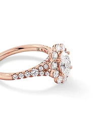 Bague en or rose 14 carats sertie d'un diamant ovale de synthèse 2,15 (poids total) avec halo
