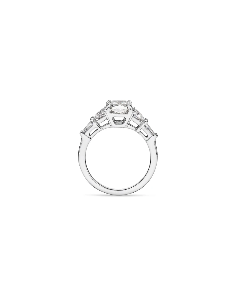 2,86 Carats Poids Total Bague De Fiançailles En Diamant Cultivé En Laboratoire, Coupe Radieuse, Pierres Latérales Taille Fantaisie, En Or Blanc 14 Ct