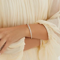 Bracelet jonc à bulles en or blanc 14 K avec diamants totalisant 1,50 ct