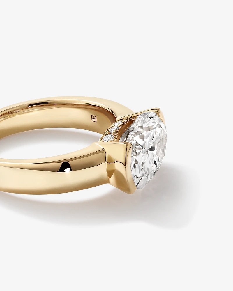 4.06 Carat TW East-West Oval Cut Laboratory-Grown Diamond Solitaire Ring in 18kt Yellow Gold