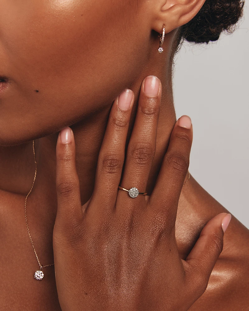 Bague de promesse en or jaune et blanc 10 carats avec diamants en cluster de 0,10 carat TW en or jaune et blanc 10 carats