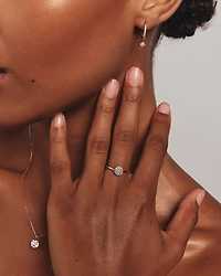 Bague de promesse en or jaune et blanc 10 carats avec diamants en cluster de 0,10 carat TW en or jaune et blanc 10 carats