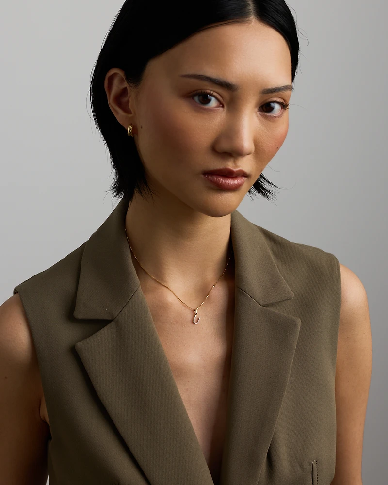 Pendentif avec initiale de la lettre U en or jaune 10 carats