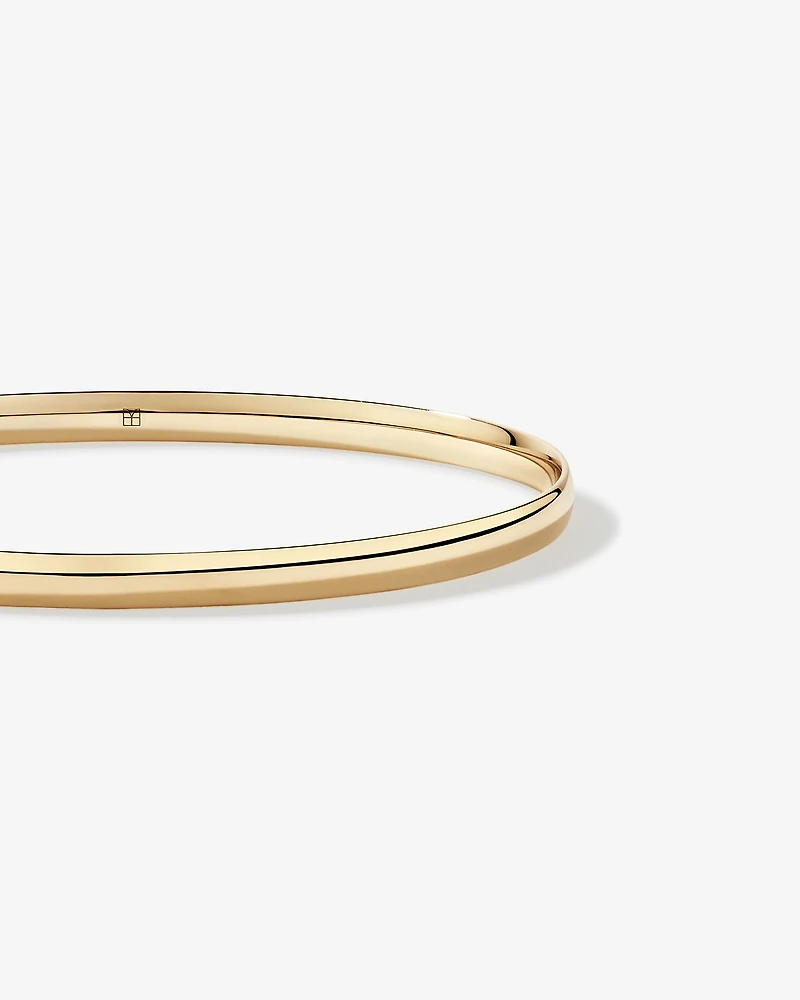 Classic Oval Bangle in 10kt Yellow Gold