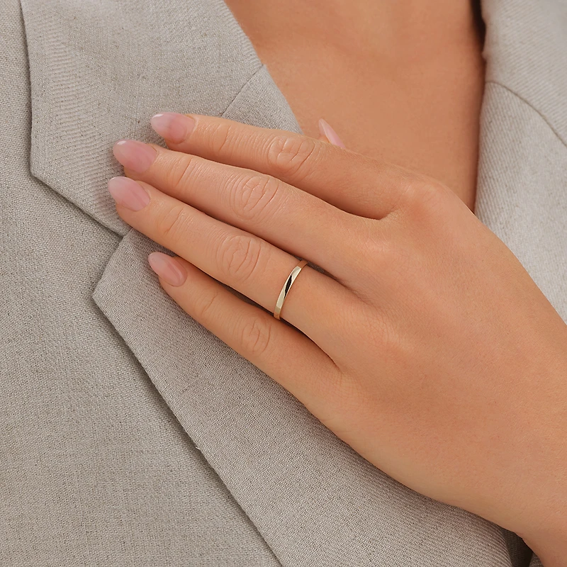 Alliance demi-jonc légère en or jaune 10 K