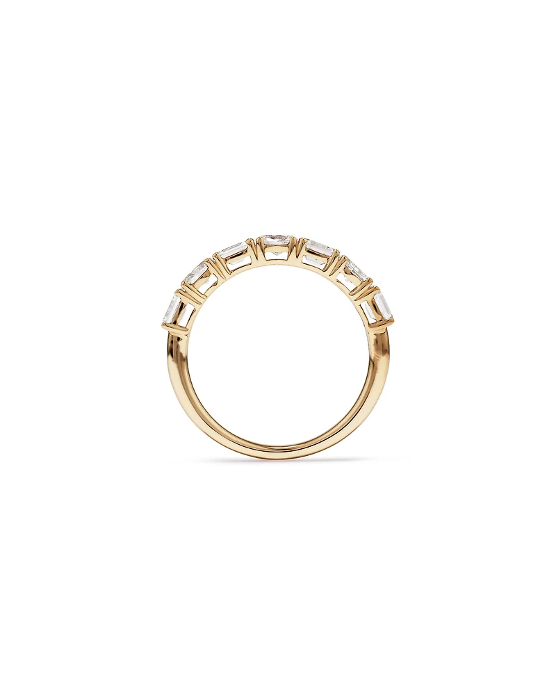 Alliance en or jaune 14 carats, sertie d'une émeraude de 1,05 carat et d'un diamant de synthèse taille ovale, taille émeraude