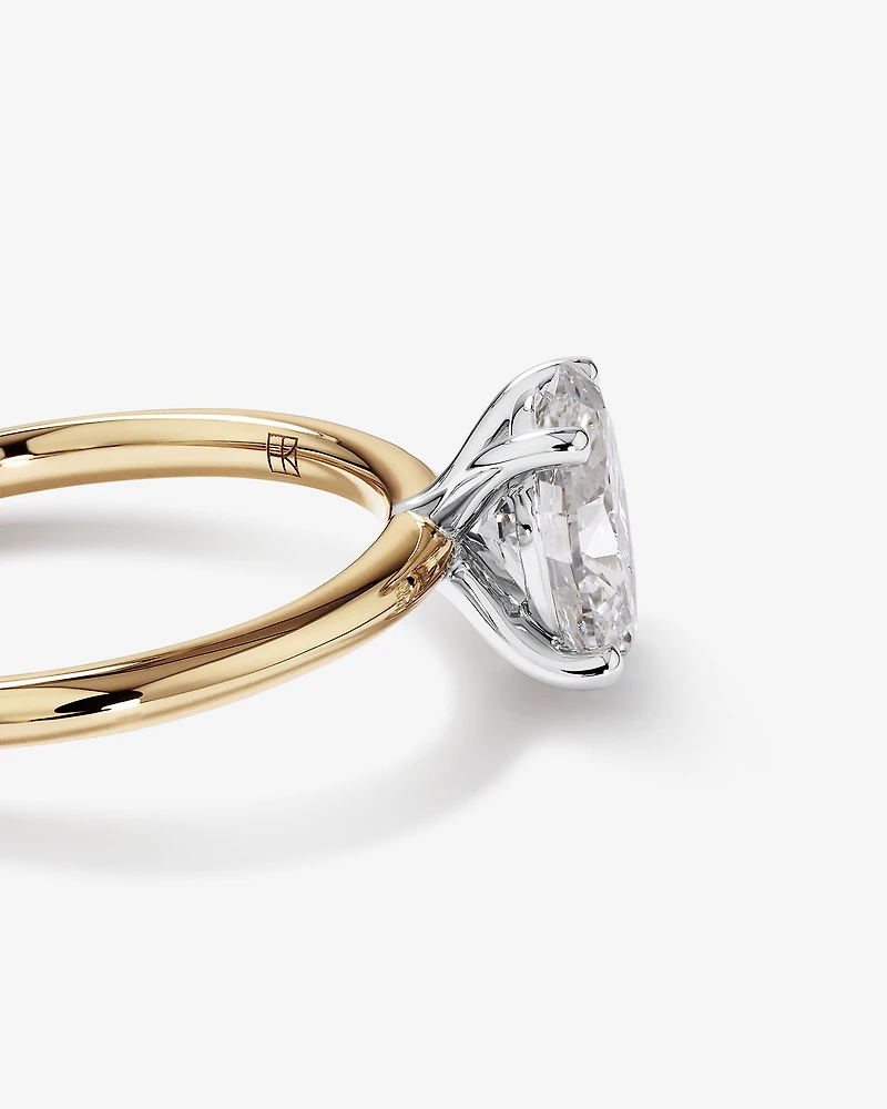 Bague De Fiançailles Solitaire En Diamant Laboratoire Ovale 1,25 Carat Poids Total Or Jaune Et Blanc 14 Carats
