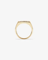 Bague pour homme sertie en canal en or jaune 10 carats avec 1/2 carat de diamants au total.