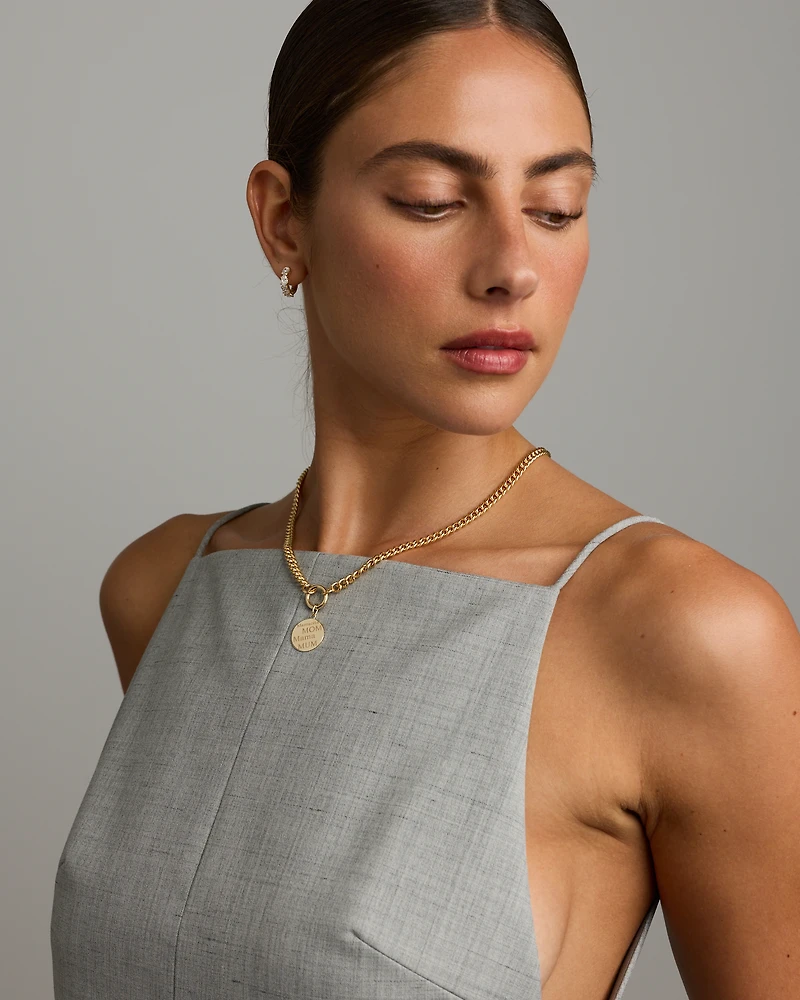 Engravable Mum Round Pendant in 10kt Yellow Gold