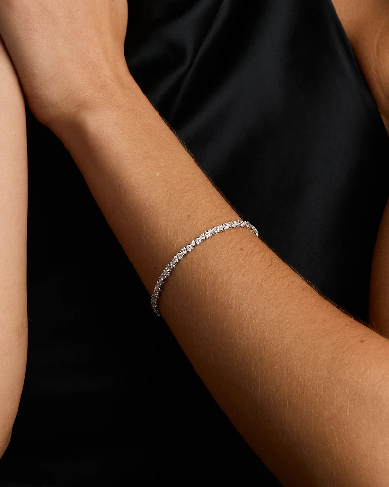 Bracelet de tennis en cœur en diamant cultivé en laboratoire 7,00 carats TW en or jaune 10 carats
