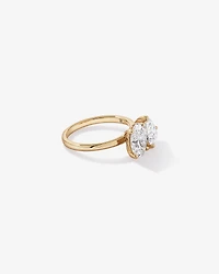 Bague de fiançailles deux pierres en or jaune 14 carats, sertie diamants laboratoire forme poire et ovale (3,00 carats au total)