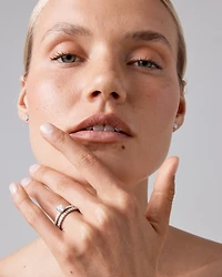 Alliance éternité en platine avec diamants totalisant 1 ct