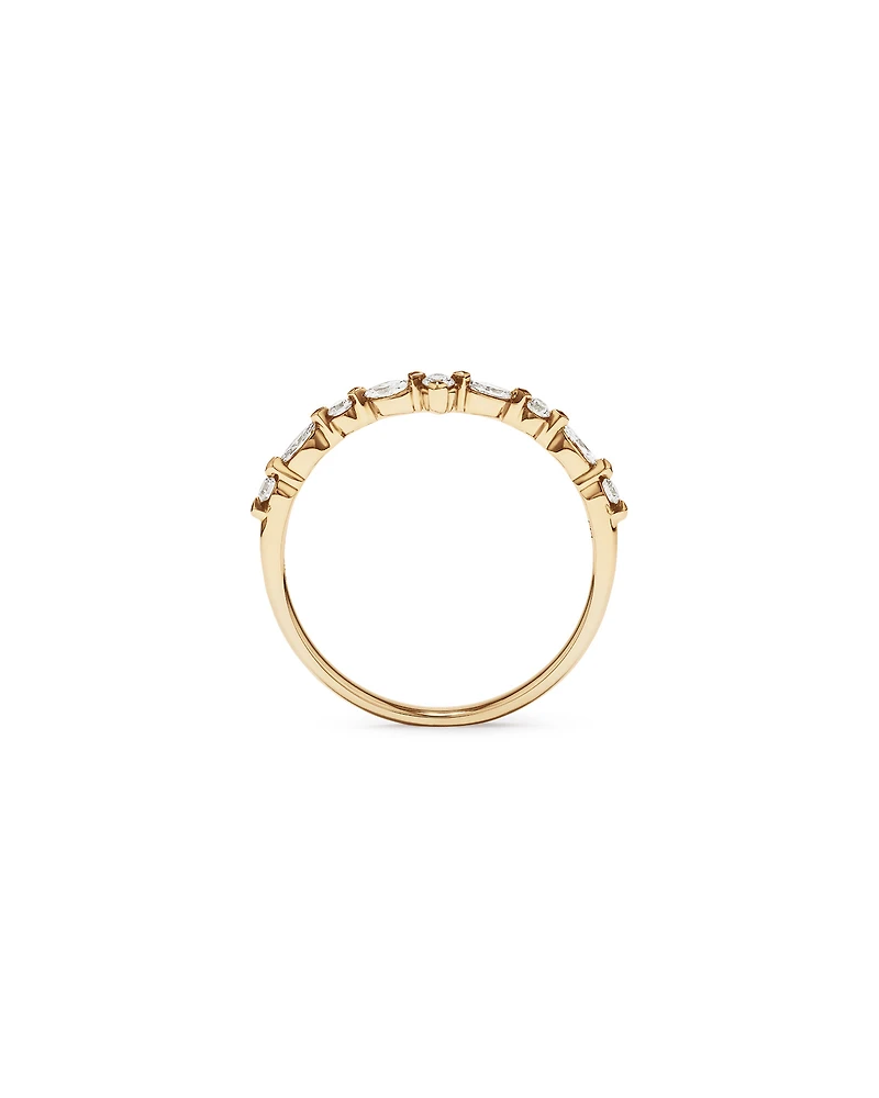 0.25 Carat TW Diamond Chevron Wedding Ring in 14kt Yellow Gold